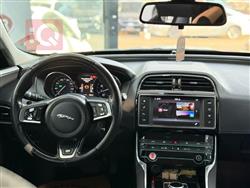 جاكوار XE